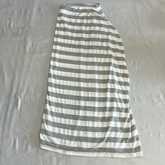 Chubbi Baby - 4-in-1 Multi-Use Nursing Cover and Scarf - Picture 3 of 6